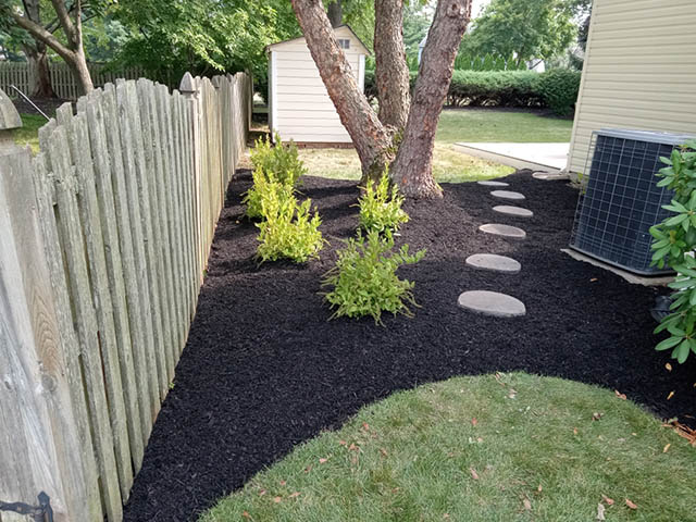 santini landscaping image