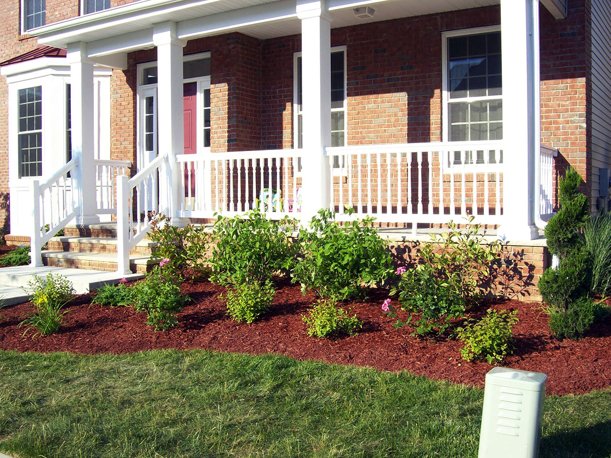 santini landscaping image