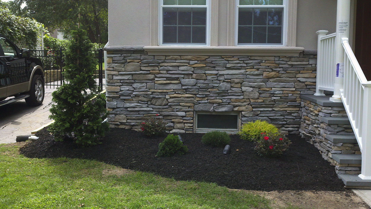 santini landscaping image