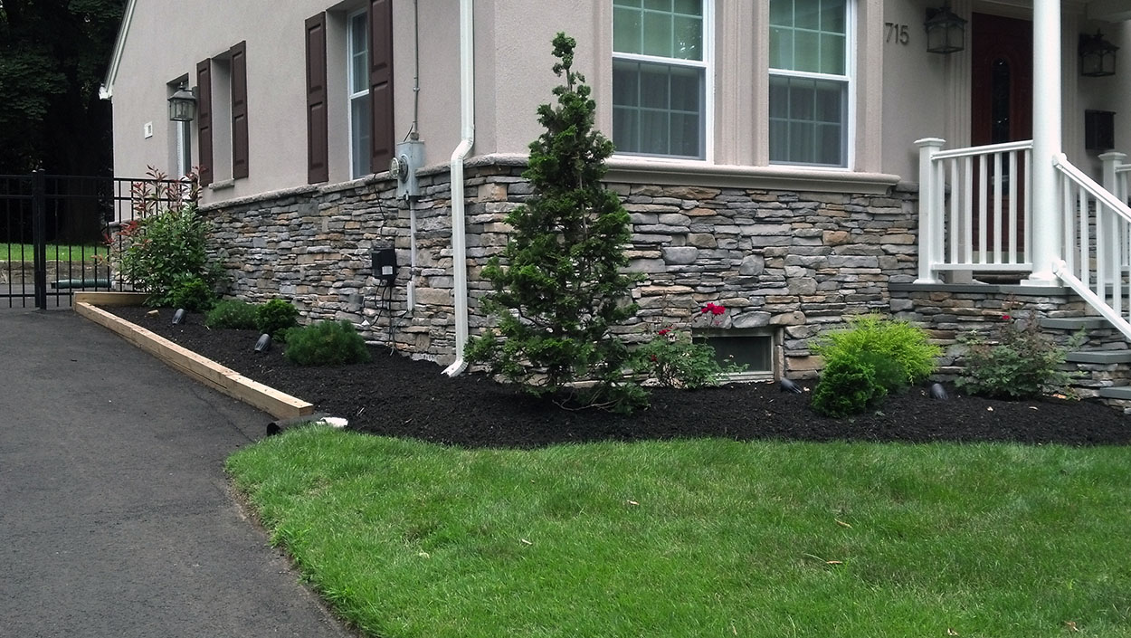 santini landscaping image