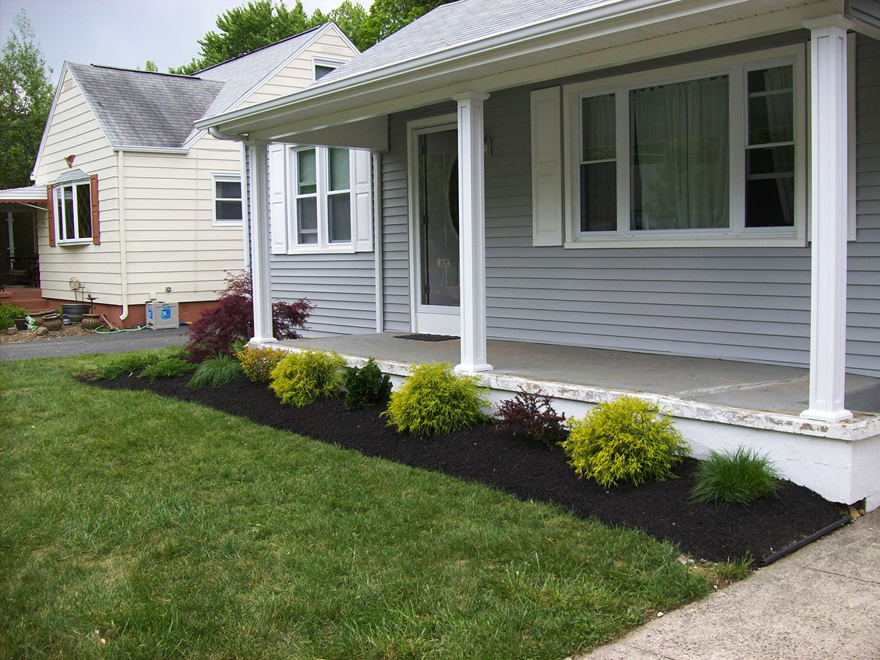 santini landscaping image