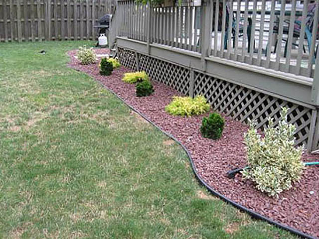 santini landscaping image