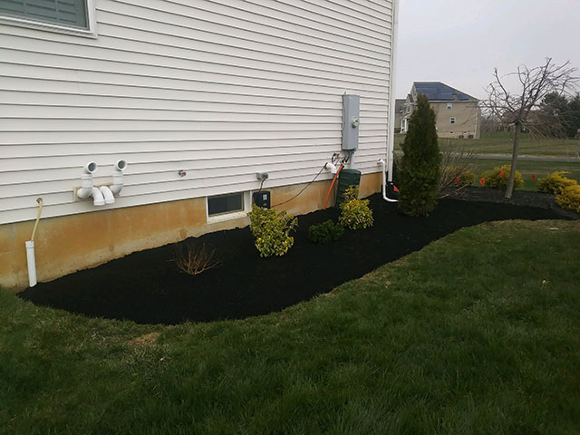 santini landscaping image